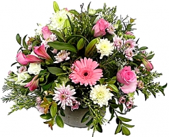 Bright and happy bouquet of flowers suitable for any occassion.
